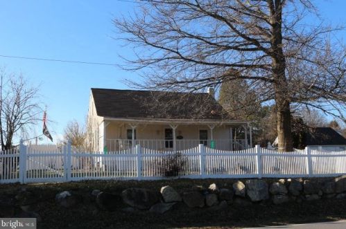 739 Manor Rd, Marsh, PA 19520-9171