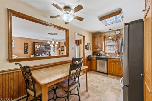 14 Reading Rd, Hopatcong NJ  07843-1023 exterior