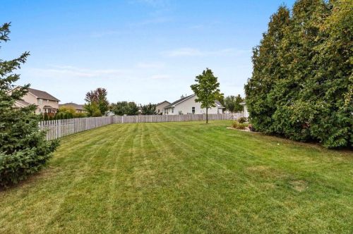 1959 Sagebrush Way, Green Bay, WI 54311-5037