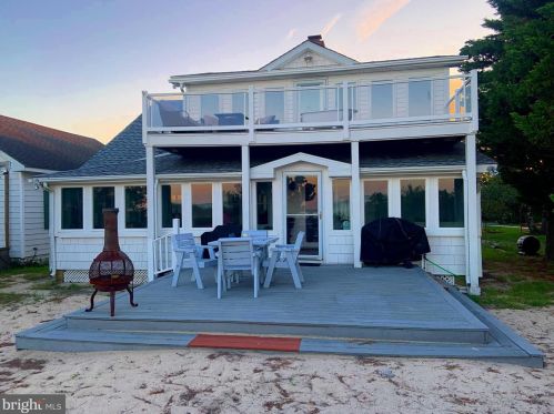 425 Bay Ave, Slaughter Beach DE  19963-4913 exterior