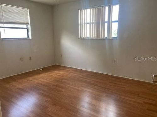 1715 Dartmouth Dr, Tarpon Springs FL  34691-4704 exterior