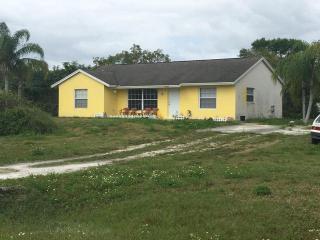 18769 Orange Grove Blvd, Town Of Loxahatchee Groves, FL 33470-2371