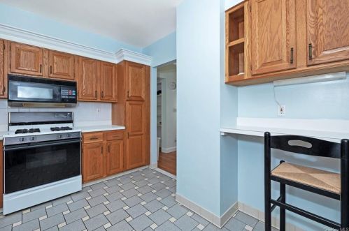 31 State St, New Rochelle NY  10801-1911 exterior