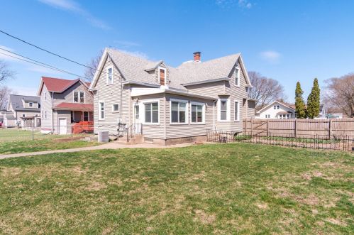 1418 Denton St, La Crosse, WI 54601-5661