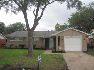 2021 Proctor Dr, Grand Prairie, TX 75051-3713