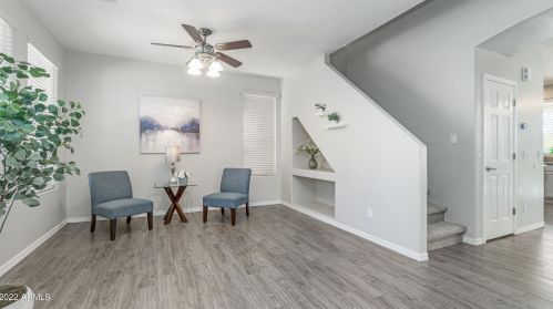 7217 Norwood St, Mesa, AZ 85207-2049