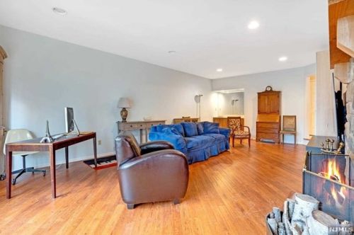 97 Suleski Ct, Mahwah NJ  07430-2961 exterior