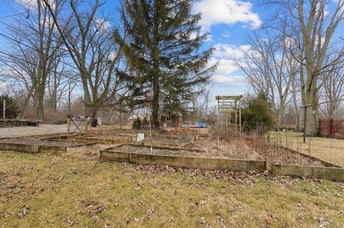 338 Crestway Rd, Englewood OH  45315-9702 exterior