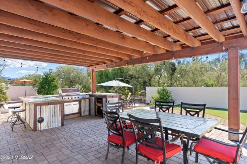 5620 Territory Dr, Tucson AZ 85750-1732 exterior