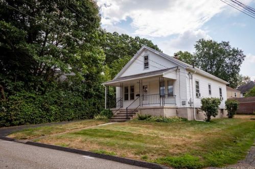 6 Avon St, Manchester, CT 06040-6411