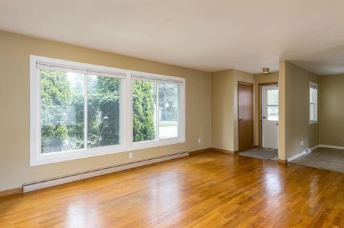 1001 Custer Ave, Oshkosh, WI 54901-4041