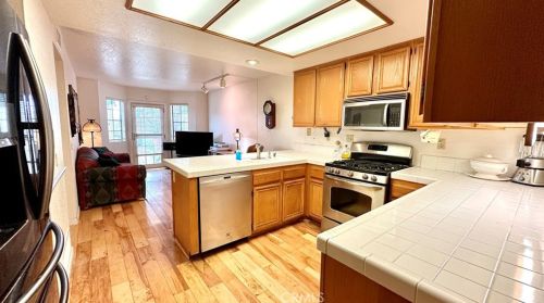 854 Congressional Rd, Simi Valley CA 93065-6613 exterior