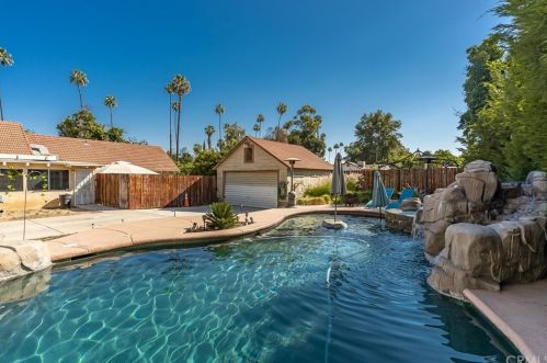 10080 Victoria Ave, Riverside, CA 92503-6146
