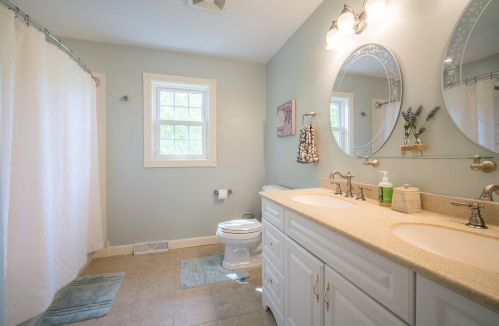 4948 Bayfield Dr, Waterford WI  53185-3376 exterior