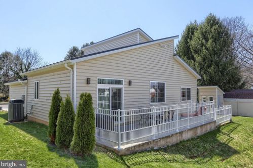 404 Coover St, Navy Sup Dpt PA  17055-4225 exterior
