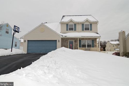 68 Via Dolorosa Dr, Blandon, PA 19510-9692