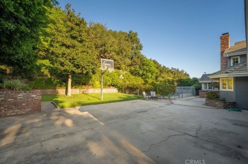 1022 Oak Canyon Ln, Glendora CA  91741-2256 exterior