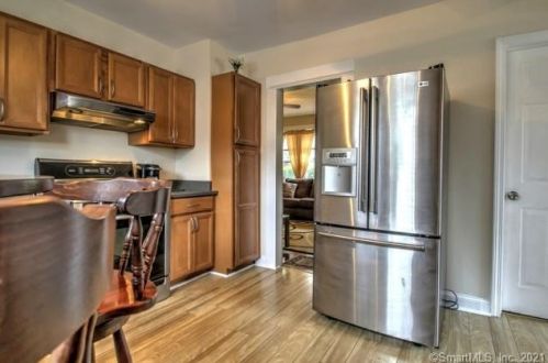 398 Milford Point Rd, Milford CT  06460-5337 exterior