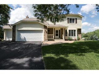 16162 Huron Ct, Lakeville, MN 55044-8884