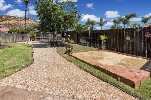 10121 Paseo Palmas Dr, Lakeside CA  92040-2342 exterior