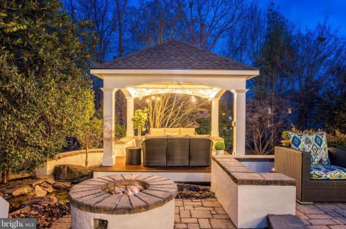 18506 Pelicans Nest Way, Leesburg VA  20176-3963 exterior