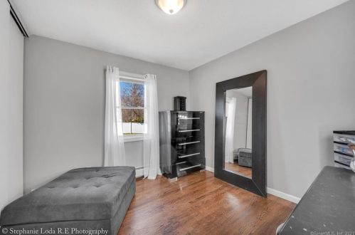 19 Seneca Rd, Wallingford CT  06492-2817 exterior