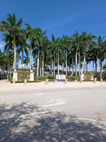 5359 156th Ave, Hollywood, FL 33027-5615