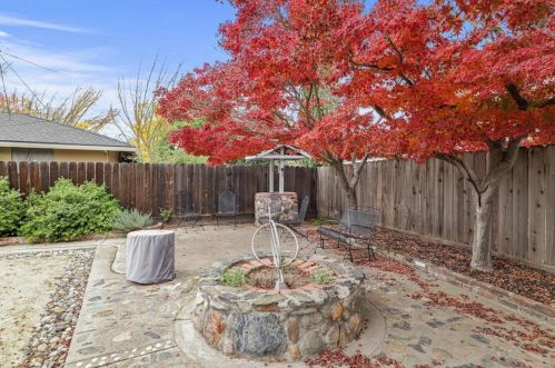 2612 Sunrise Ave, Modesto CA  95350-2437 exterior