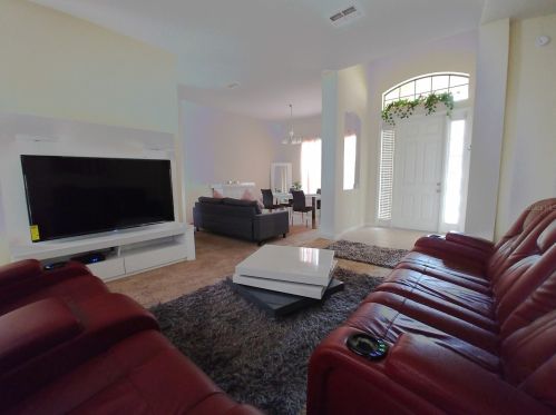 445 Caraway Dr, Kissimmee, FL 34759-5403