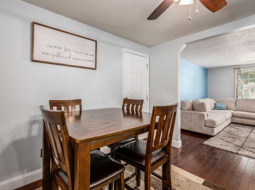 2673 Brunswick Dr, Darbydale OH  43123-2121 exterior