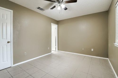 12302 Dellrey Dr, Austin TX 78758-2503 exterior