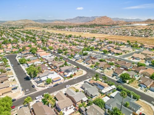 743 Mariner Dr, Perris CA  92571-3822 exterior