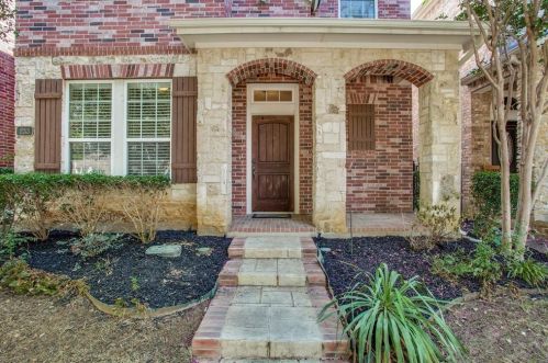 233 Buckingham Ave, Euless, TX 76040-3208