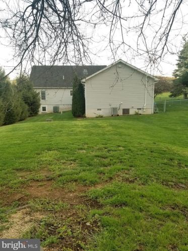 4 Mile Trl, Charnita PA  17320-7900 exterior