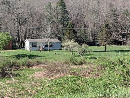 1657 Howards Creek Rd, Boone, NC 28607-7517