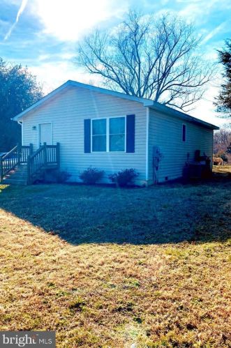 1514 Heatherstone Dr, Fredericksburg VA  22407-4849 exterior