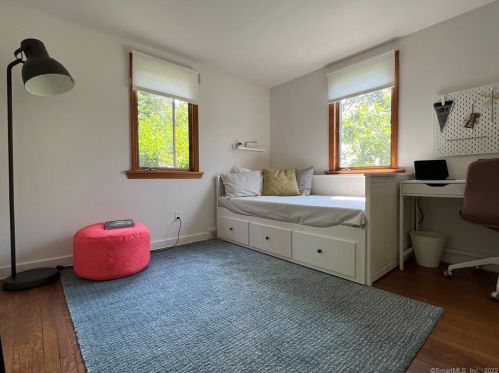 6 Buttonball Trl, Norwalk CT  06851-2812 exterior