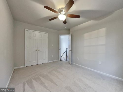 5765 Rhode Island Dr, Woodbridge VA  22193-3830 exterior