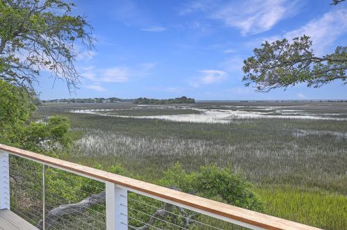 9 Marsh Island Ln, Isle Of Palms, SC 29451-2814
