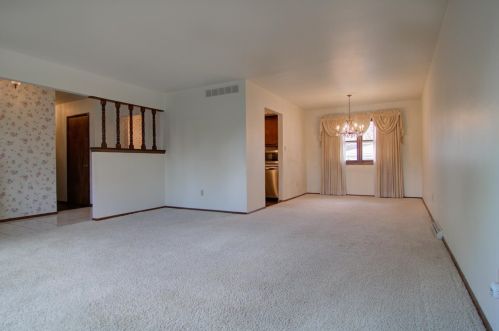 9220 Parkway Dr, Hammond, IN 46322-2329