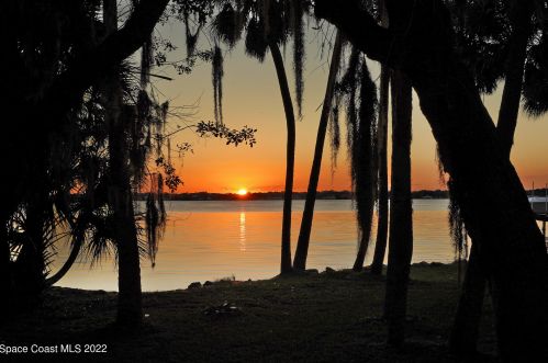 4185 Crooked Mile Rd, Merritt Island, FL 32952-6205