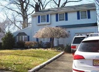 557 Monroe Ct, River Edge NJ  07661-1332 exterior