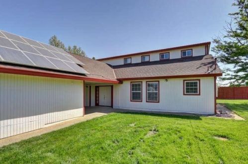 7444 6th St, Rio Linda, CA 95673-1120