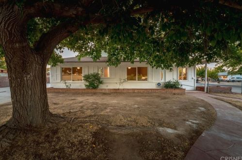 44231 Glenraven Rd, Lancaster, CA 93535-3635