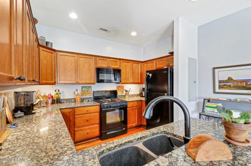 21 Bradford Ct, Beaufort SC  29902-3307 exterior