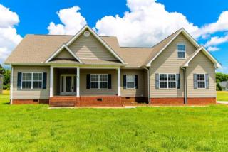 40 Rebecca Ln, Jasper, TN 37347-2927