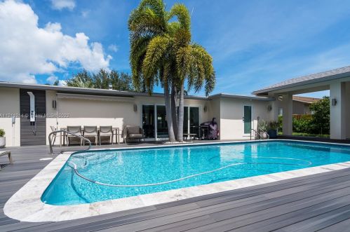 235 6th St, Dania Beach FL  33004-4147 exterior