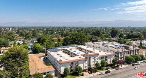 12801 Moorpark St, North Hollywood CA  91604-1382 exterior