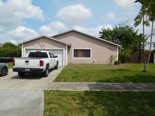 19959 62nd Ave, Hialeah FL  33015-4896 exterior