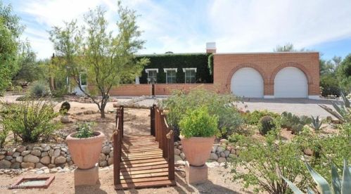 22 22nd St, Tucson, AZ 85704-1515